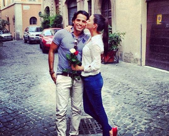 La anfitriona de 
<b>Enamorándonos</b> se comprometió con Luis Carlos Martínez en agosto de 2013 y el 31 de mayo de 2014 
<b><a href="https://www.univision.com/shows/despierta-america/ana-patricia-y-luis-carlos-celebran-tres-anos-de-casados" target="_blank">celebraron su boda. </a></b>
<br>