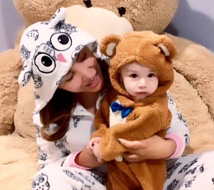 A Baby Luca le encanta posar para la cámara.