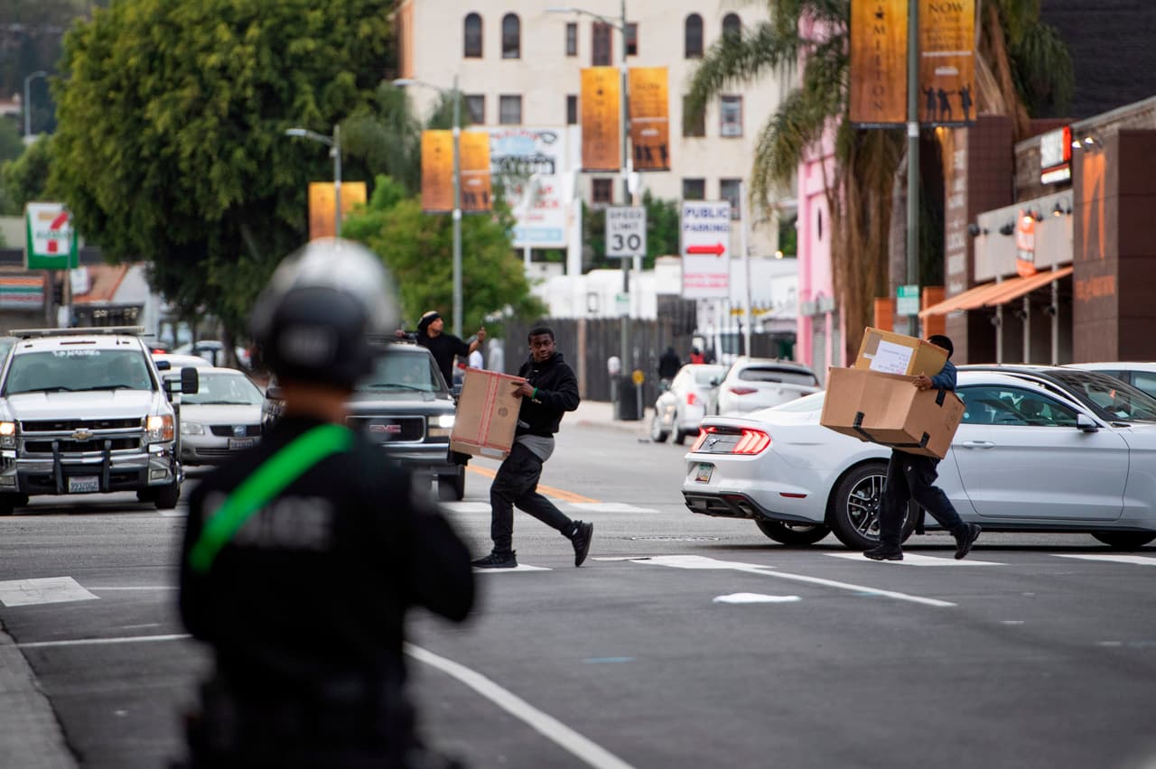 Ahora muchos negocios deben enfrentar las pérdidas económicas de la pandemia, y los destrozos y robos que los dejan sin mercancía y con gastos de reconstrucción que jamás imaginaron afrontar durante la reactivación.