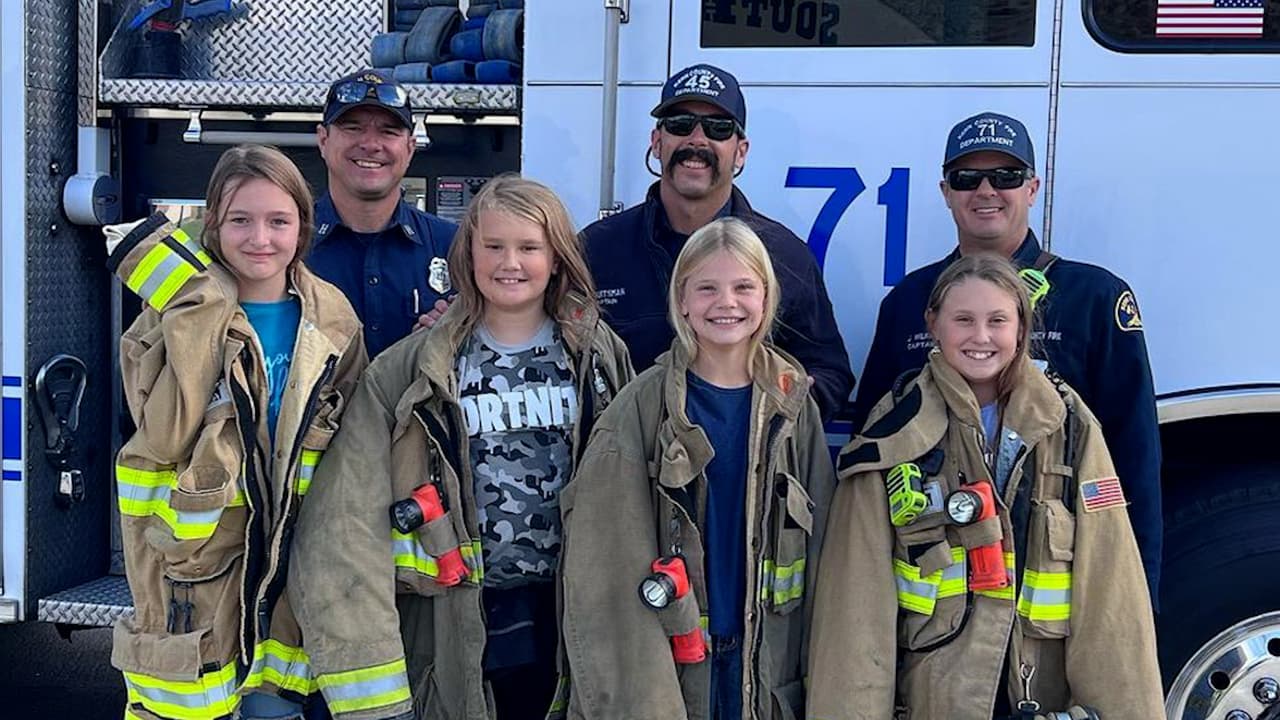 Estudiantes de South Fork Middle School visitan estación de bomberos en el condado de Kern 