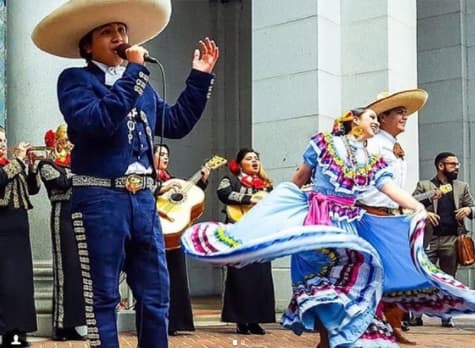 Anthony nació en Los Ángeles, California, y fue en esa ciudad donde se inició en la música, cantando en un grupo de mariachis que se presentaba en El Mercado del Este de Los Ángeles.