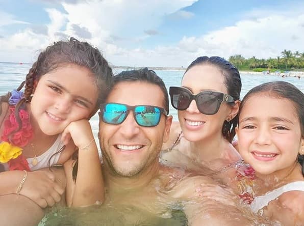 En febrero pasado, Bracamontes resaltó la capacidad que ha tenido para recuperar pronto su figura tras sus embarazos y que incluso el hecho le ha ganado ser "odiada" por algunas personas.