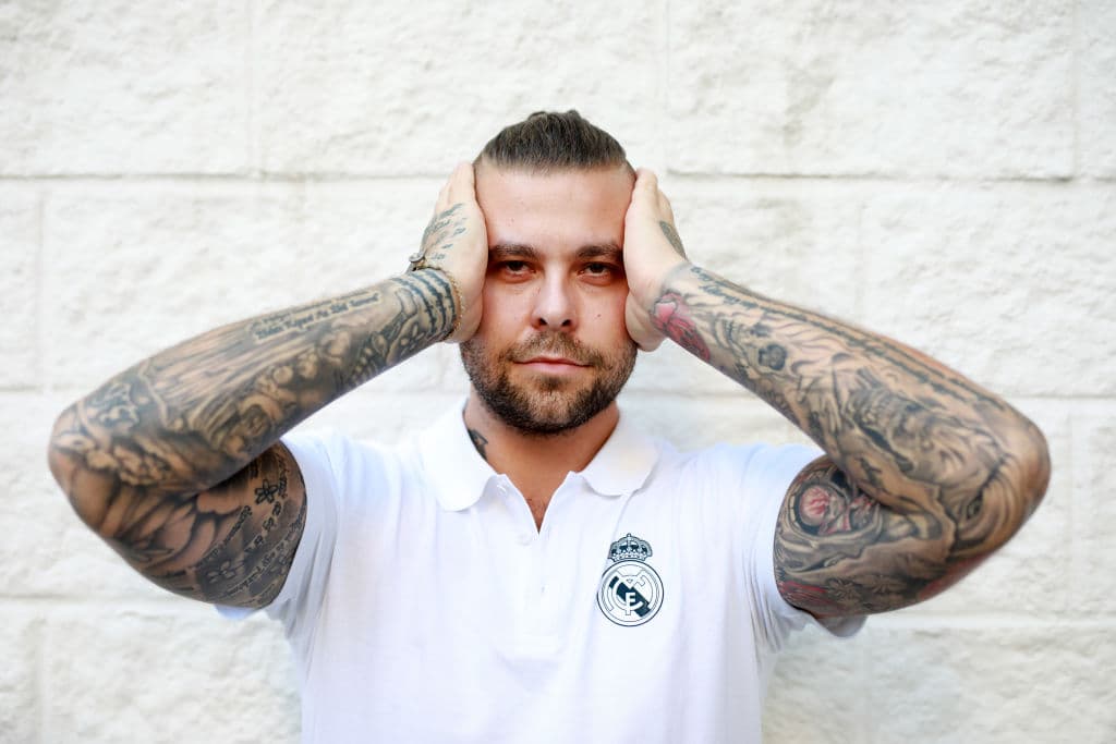 Las calles de la capital española le dieron la bienvenida a la fiesta de la Champions League en medio del partido de Real Madrid contra Roma en el G del torneo.