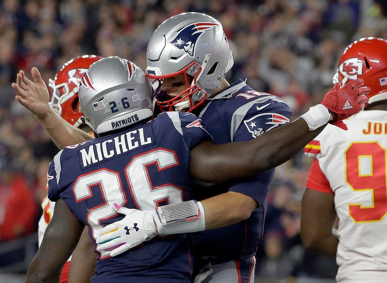 Sony Michel volvió a timbrar en la registradora. Con acarreo de una yarda los Patriots se pusieron adelante 24-9 a 1:57 de llegar al medio tiempo.
