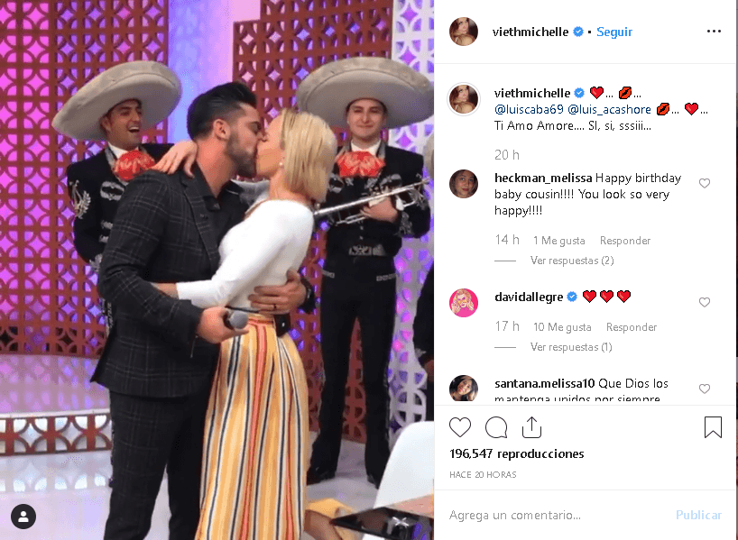 Tras su separación, Michelle Vieth comenzó una relación con 
<b><a href="https://www.univision.com/famosos/michelle-vieth-y-el-potro-terminan-con-rumores-y-confirman-su-romance-en-pleno-programa-en-vivo-fotos">Luis Alfredo Caballero</a></b>, mejor conocido como 'El Potro', quien se dio a conocer por su participación en el reality show 'Acapulco Shore'.
<br>