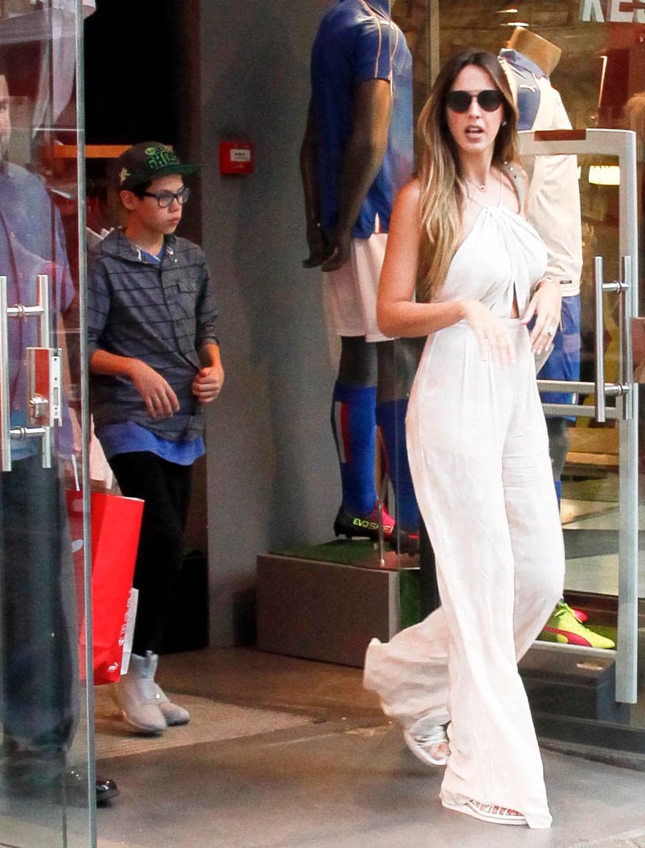 Mientras Marc atendía cosas de su gira, Shannon salía a pasear por la ciudad.