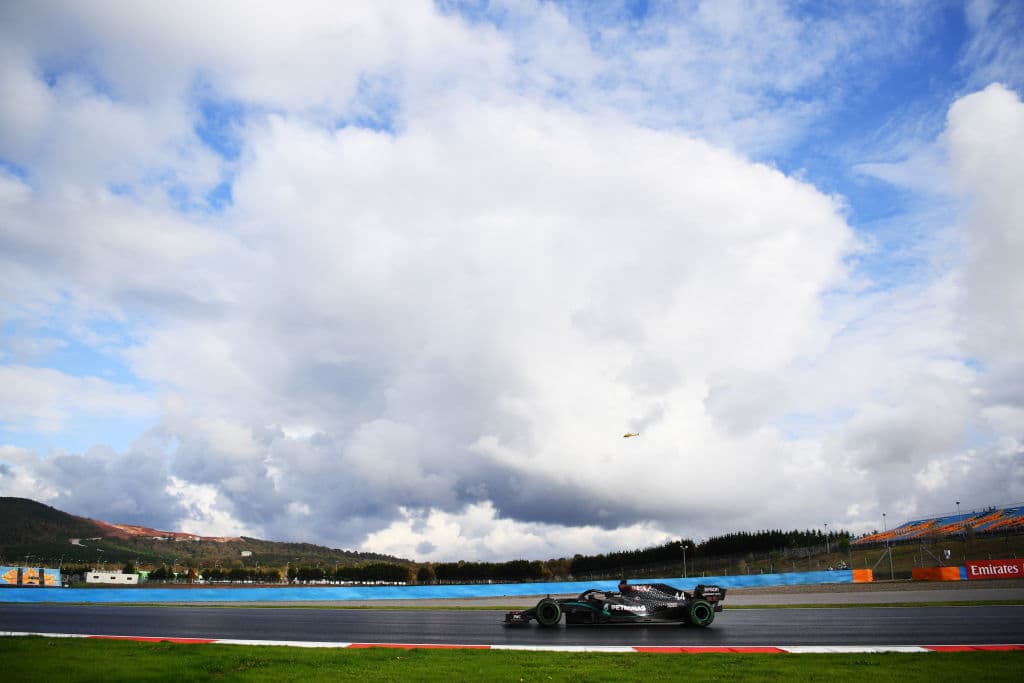 Una carrera inolvidable para el mexicano Sergio Pérez en donde consigue segundo lugar y su primer podio del año, que comparte con el ya siete veces campeón del mundo Lewis Hamilton, y con Sebastian Vettel en tercera posición. Hamilton iguala a Schumacher en campeonatos del mundo, mientras el mexicano suma su noveno podio en la historia de la Formula 1.