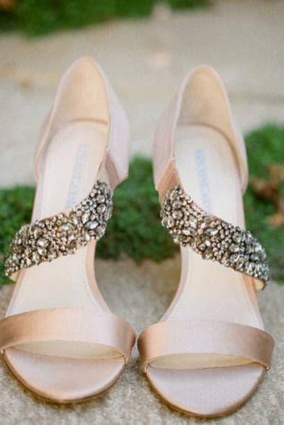 La novia ya tiene todo listo para la boda y festejo. Un paso más en su vida junto al hombre de su vida. ¡Qué vivan los novios!