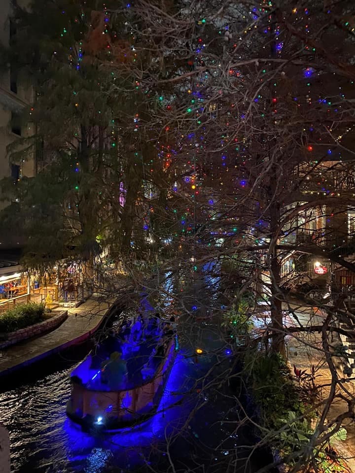 Sin embargo, las bombillas navideñas se encenderán el 12 de noviembre para dar inicio al inicio de la temporada navideña.