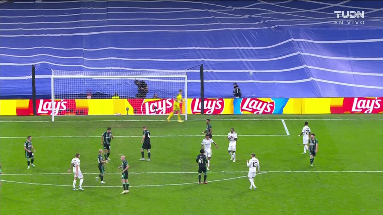 ¡GOL!  anota para Real Madrid. Vinícius Júnior