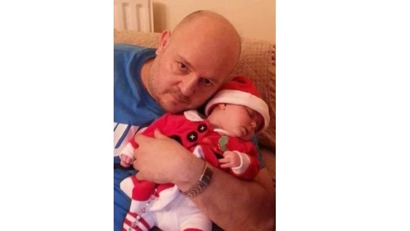 Sianna Tully junto a su papá Tony a la edad de 4 meses. Tony falleció en un accidente automovilístico.