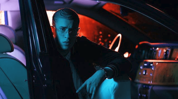 El 3 de agosto de 2017, la Oficina de Control de Drogas de Puerto Rico lanzó un comunicado donde se refirió a la forma en que Farruko y Bad Bunny 'promovían' en sus canciones las sustancias controladas.