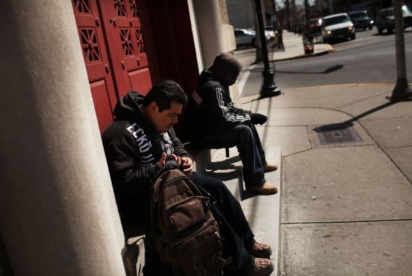 El reporte precisó que 619,913 personas juraron la ciudadanía de Estados Unidos, cifra inferior a la registrada en el año fiscal 2009, con 743,715.