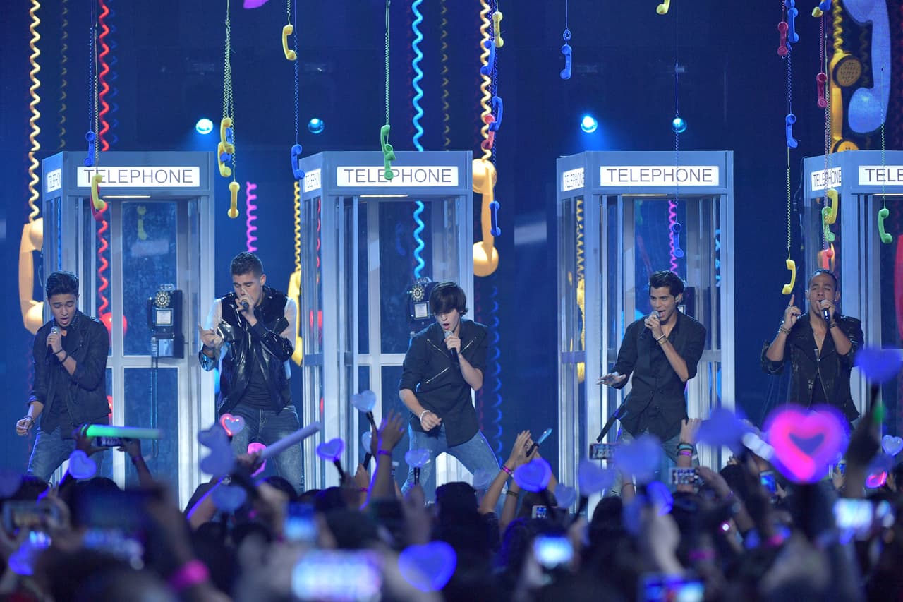 Pero CNCO nos tenía más sorpresas. Los ganadores de La Banda interpretaron el tema 'Quisiera'.