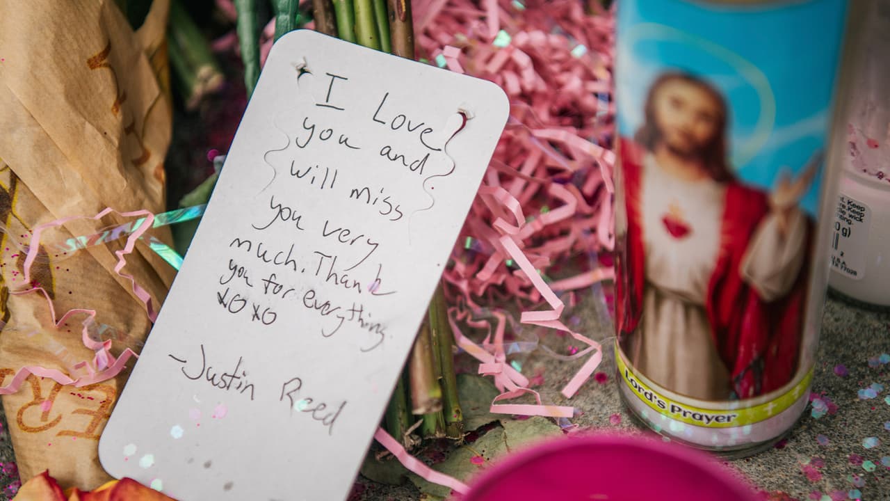 En otras palabras, el artista quiere que por ley quede
<b> </b>claro
<b> </b>que
<b> las muertes y lesiones durante el concierto del Astroworld no son su responsabilidad.</b>