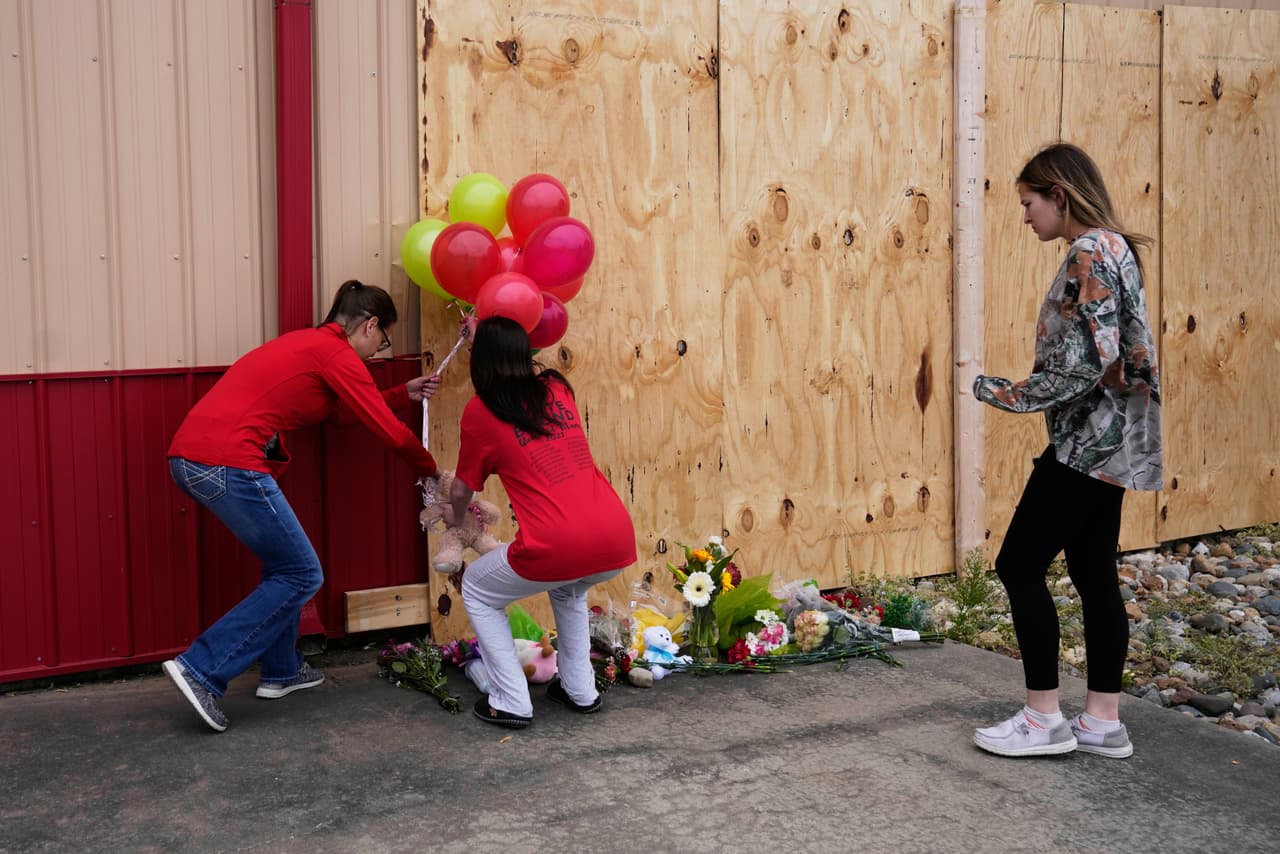 Mientras continúa la investigación, la comunidad se aferra a los recuerdos y a la solidaridad para sobrellevar esta tragedia colectiva.
