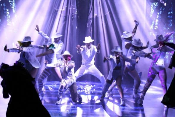 9. Cirque du Soleil - "Michael Jackson: The Immortal"; 675,522 dólares; 85.68 dólares.