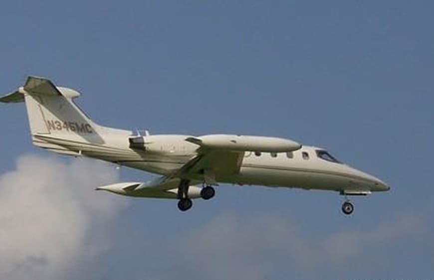 La 'Diva de la Banda' decidió abandonar Monterrey con rumbo a la ciudad de México, en compañía de su equipo, la madrugada del 9 de diciembre en este Learjet que minutos después de despegar se desplomó en una zona montañosa conocida como rancho El Tejocote, en el estado de Nuevo León.