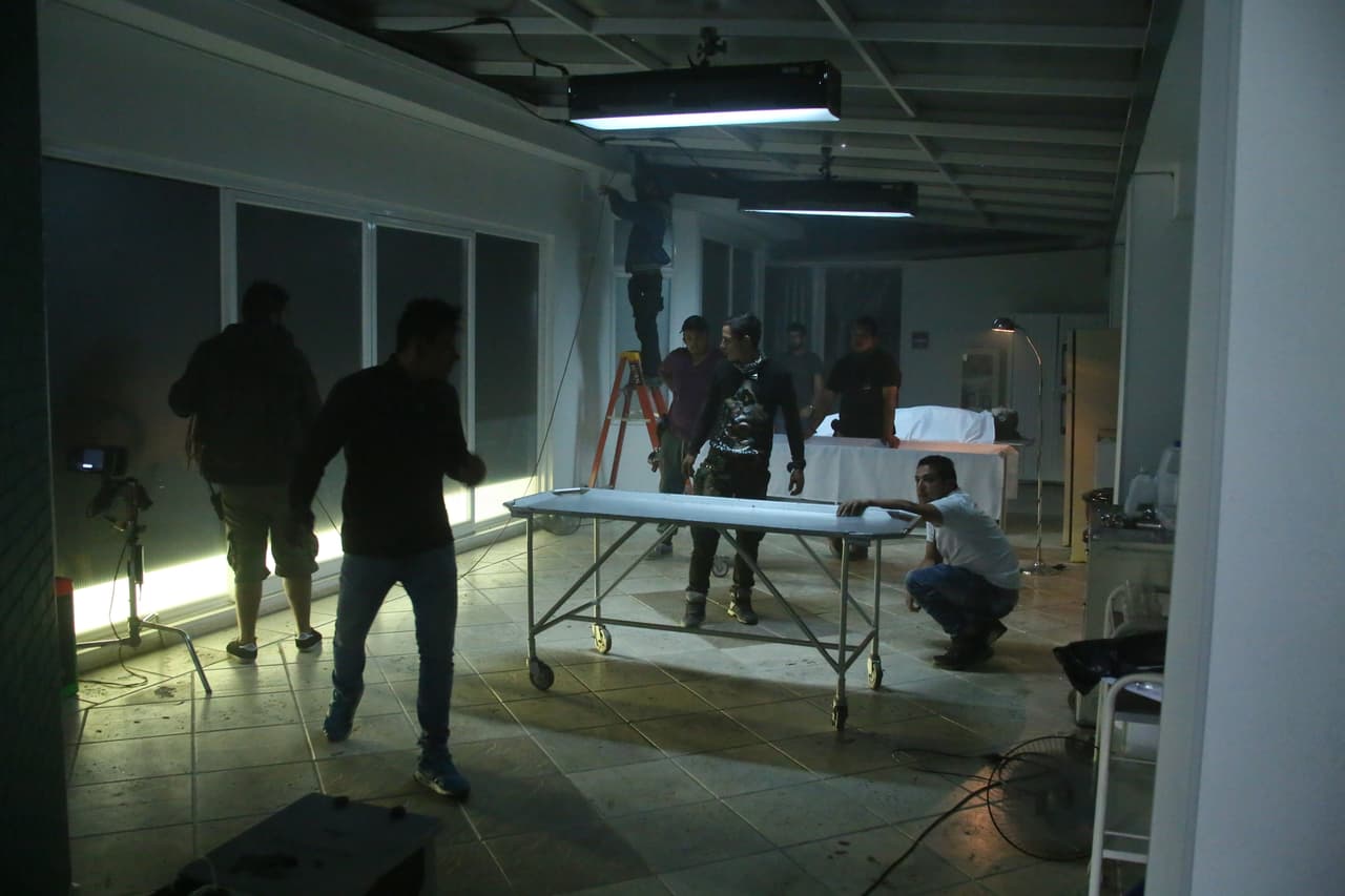 En este escenario se vivirá una de los momentos más dramáticos de la historia. La última vez que vimos a 'El Chapo' en un lugar similar fue cuando Ramón Avendaño asesinó a 'El Rayo', su mejor amigo.