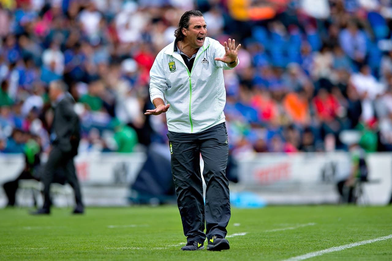 Juan Antonio Pizzi trabaja 'más tranquilo'