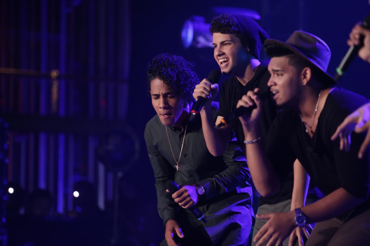 La música corre por las venas de estos hermanos dominicanos que audicionaron en Los Ángeles. En la segunda fase, los jueces los separaron y ahora es Richard quien cumple el sueño por los dos.