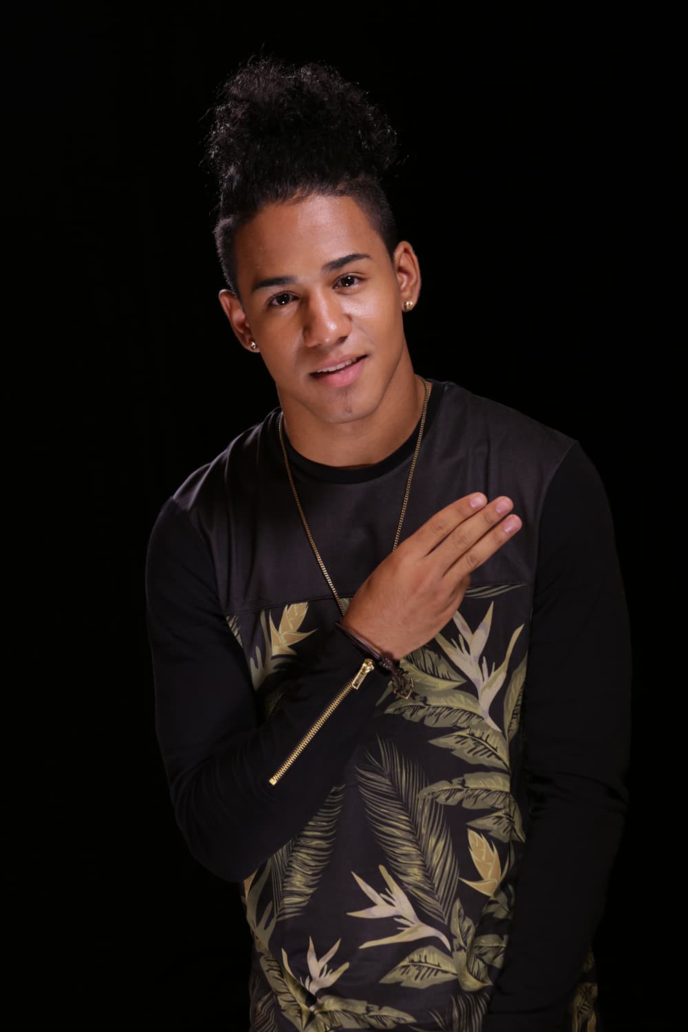 La música corre por las venas de estos hermanos dominicanos que audicionaron en Los Ángeles. En la segunda fase, los jueces los separaron y ahora es Richard quien cumple el sueño por los dos.