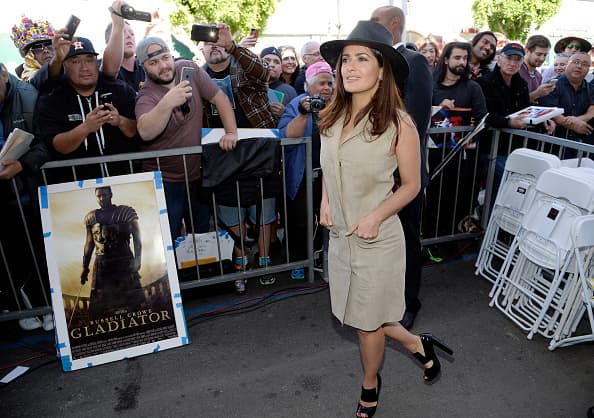 La actriz mexicana deleitó a sus fans con fotos y autógrafos.