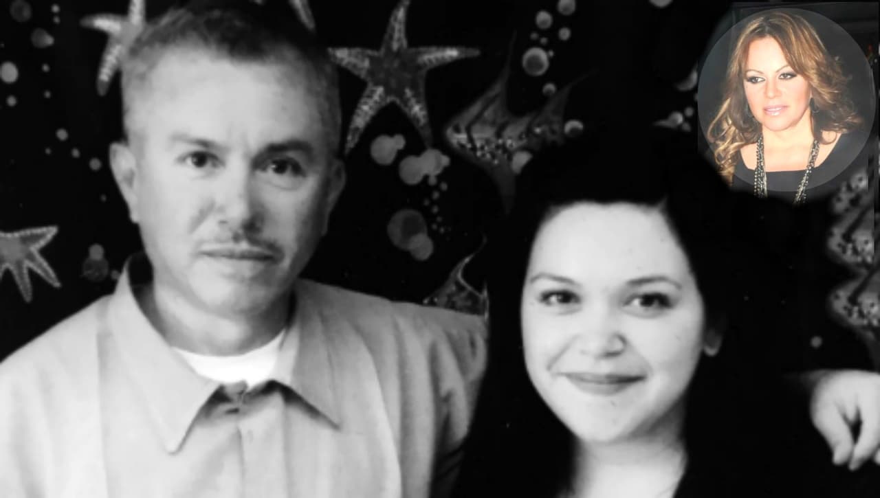 Las vidas de Dolores Janney Rivera Saavedra (nombre de pila de la cantante) y José Trinidad Marín se cruzaron en la adolescencia. Procrearon tres hijos: Janney (Chiquis), Jacqueline (en la foto) y Michael antes de separarse en el 1992.