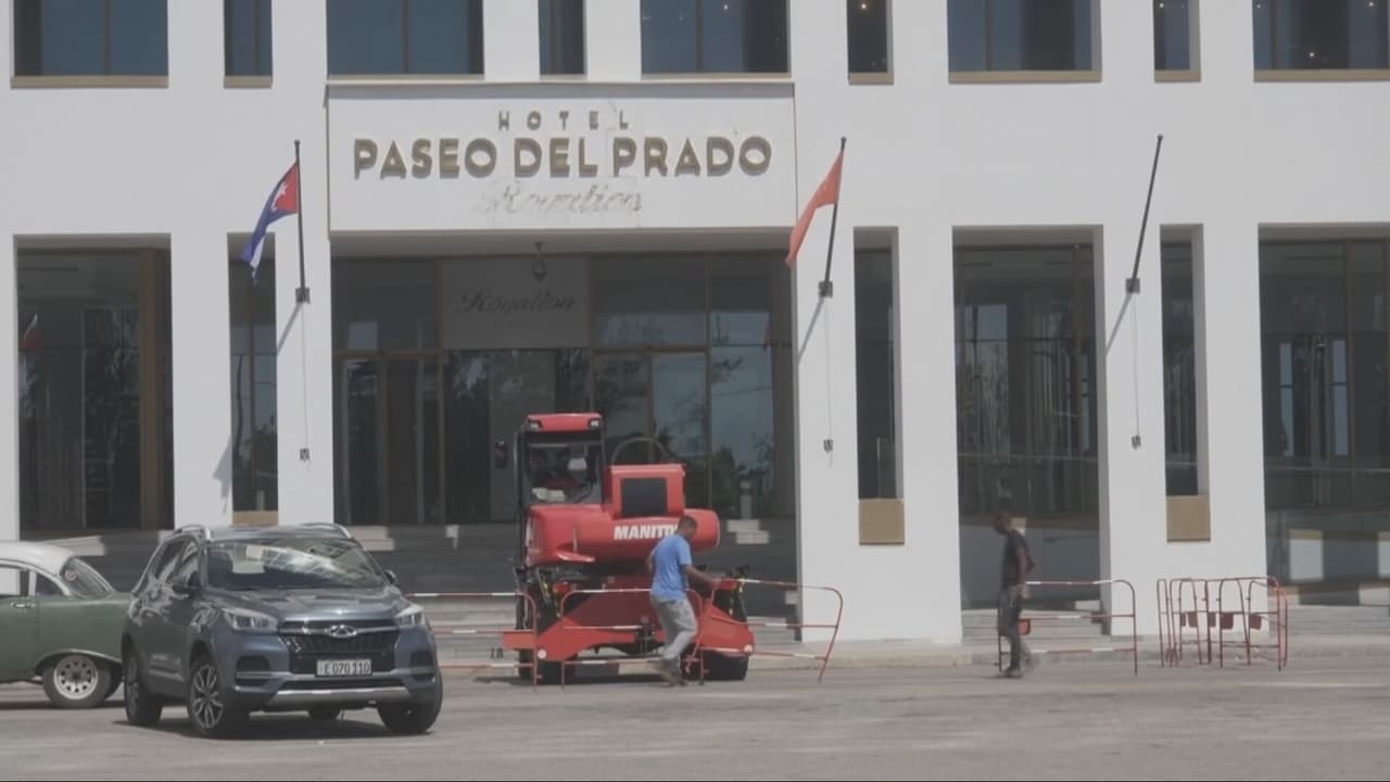 Régimen de La Habana quiere que los cubanos inviertan en hoteles tras marcha de empresas de la isla