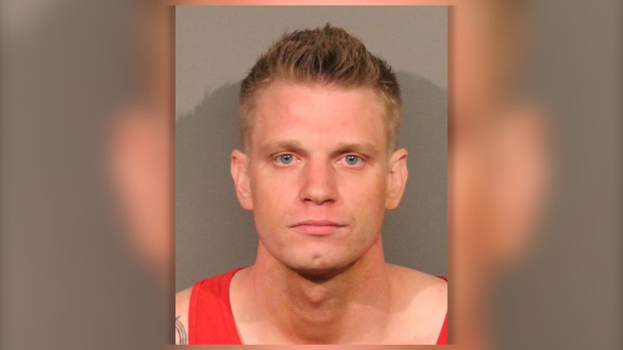 Arrestan a un hombre después de una persecución que involucró el robo de un auto, un choque y fuga, y el robo de un carro de golf