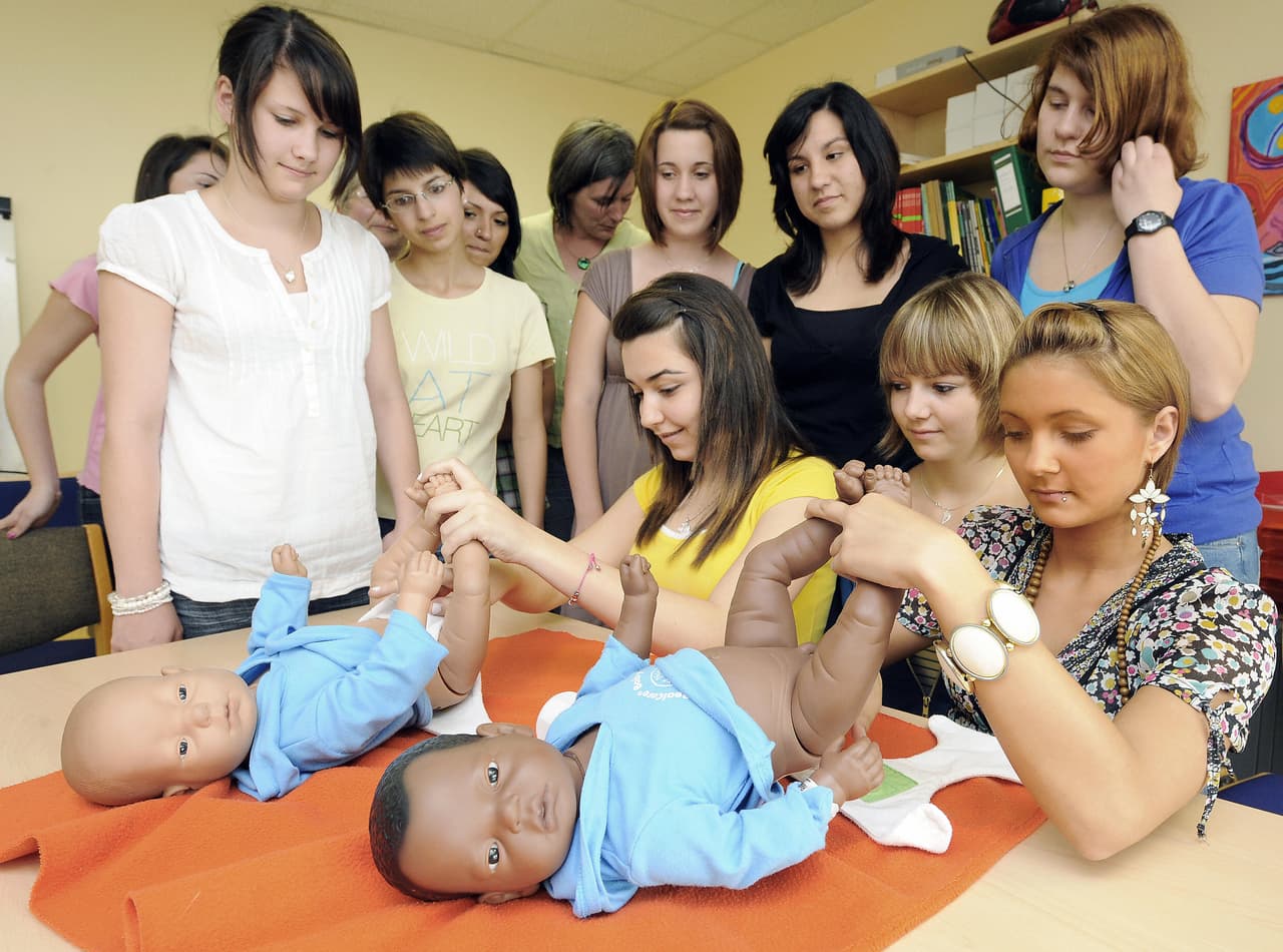 En materia de prevención de embarazo adolescente, se otorgan más fondos a los programas de abstinencia que no son tan efectivos