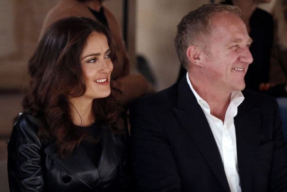 Salma optó por el clásico negro en su atuendo.