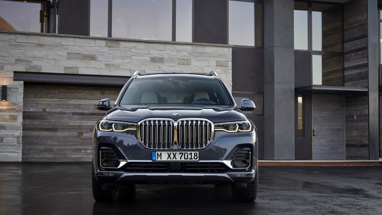 BMW X7 2020.