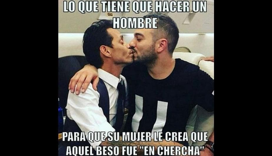 Jugando con los besos que se dio al día siguiente.