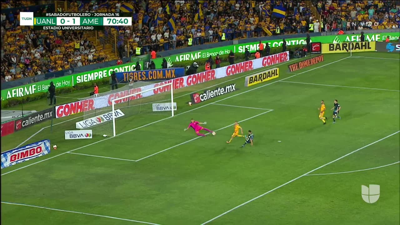 ¡TIRO ATAJADO! disparo por Salvador Reyes.