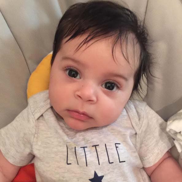 MVP tiene la mirada de su hermosa mamita.