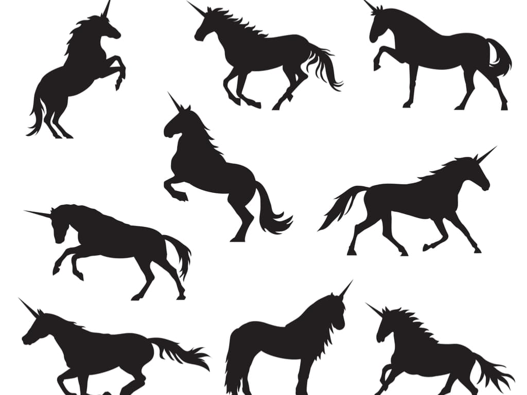 Se quedó la creencia de que si hoy no encontramos unicornios es porque todos fueron capturados en la antigüedad, usando a doncellas puras como señuelos, para así poder quitarles el cuerno y usar sus poderes, sin importar que el animal muriera por ello y por ende, se extinguieran.