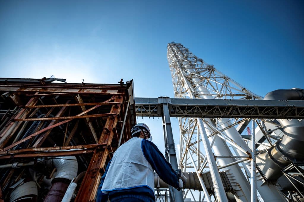 Antes de verter el agua al mar, esta pasará por varios procesos de filtrado para eliminar la mayoría de las sustancias radiactivas, aunque no el tritio, porque no se puede quitar con las técnicas actuales, informó AFP.