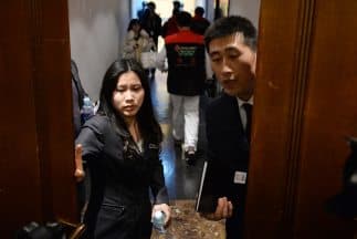 Un italiano y un austríaco aparecen en la lista de pasajeros del avión que se cayó al mar pero otros viajaban con sus pasaportes que fueron robados.