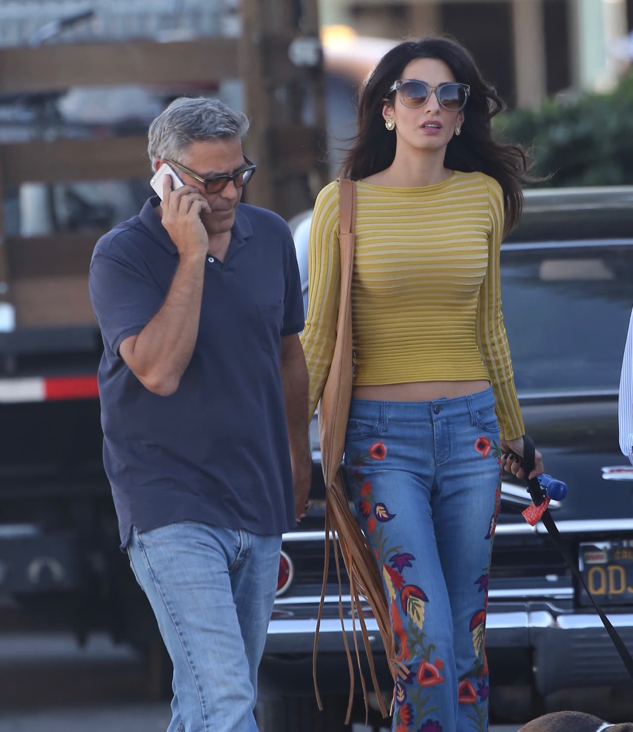 Y al principio él no le prestaba mucha atención, por andar al teléfono.