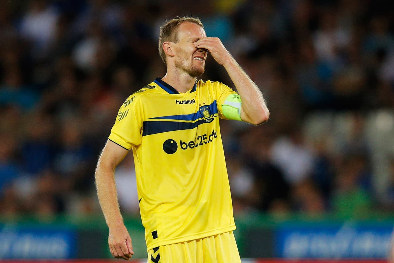 Tres integrantes del Ajax son aislados por posible coronavirus