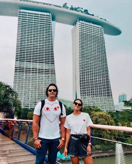 El flechazo entre ambos ocurrió en el año 2016 y a lo largo de lo que duró su noviazgo ella mencionó que el empresario entendía su profesión. 
<br>