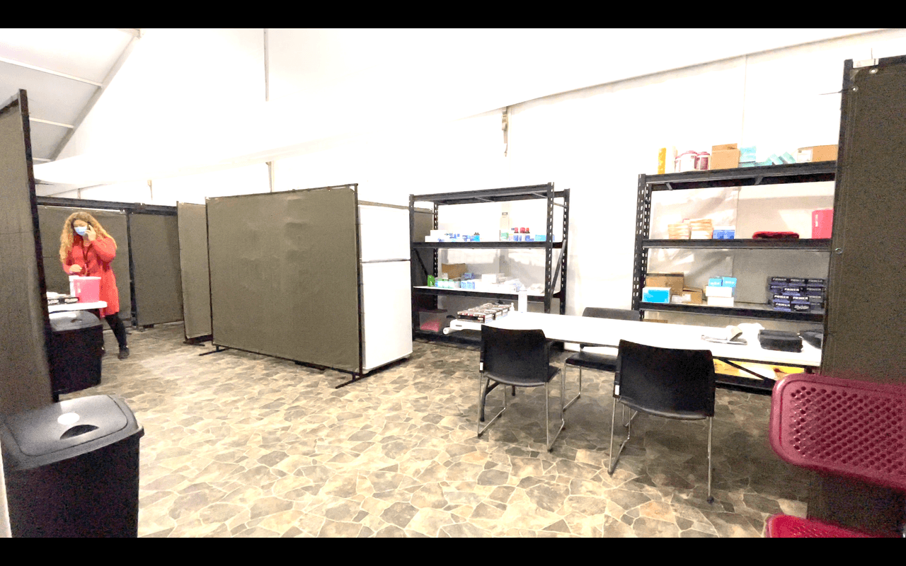 Los inmigrantes podrán tener acceso a medicinas y atención medica dentro de este campamento.
<br>