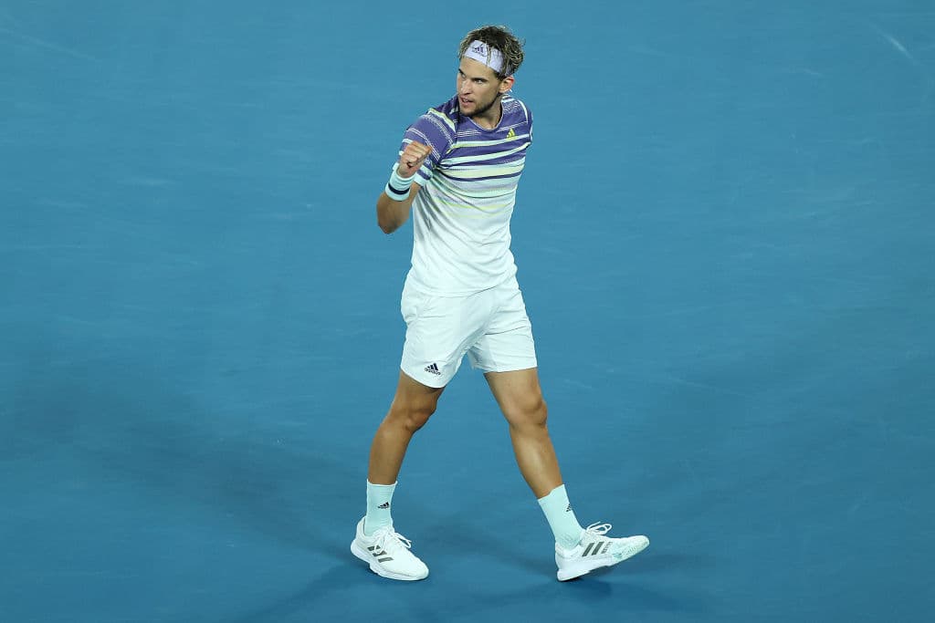 Con una gran remontada, Djokovic vence al austriaco Dominic Thiem con parciales de 6-4 / 4-6 / 2-6 / 6-3 / 6-4 y, por octava ocasión, se lleva el Australian Open y vuelve a ser el número uno.