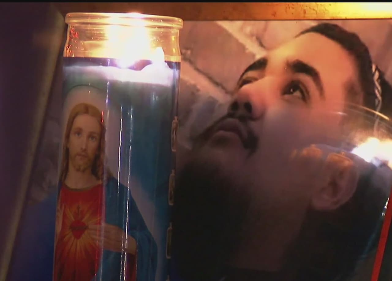 Raymond Yniquez, también de 21 años, perdió la vida en el choque.