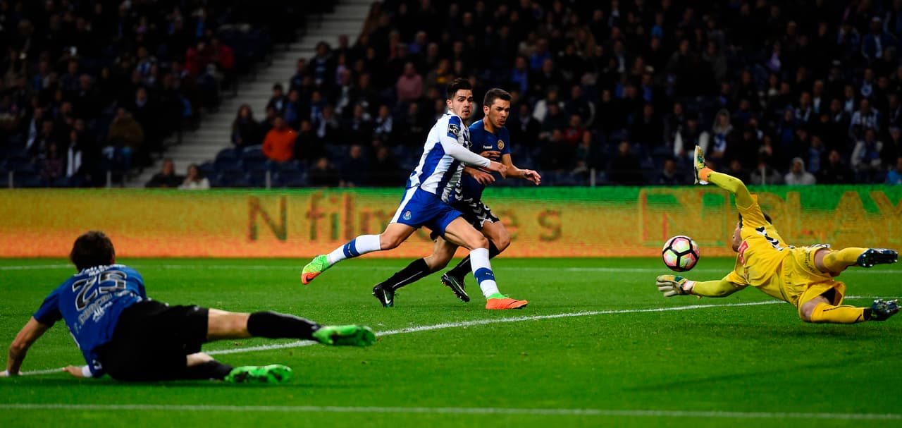 André Silva puso el definitivo 7-0 al minuto 44 del segundo tiempo, con lo que la fiesta fue azul y blanca.