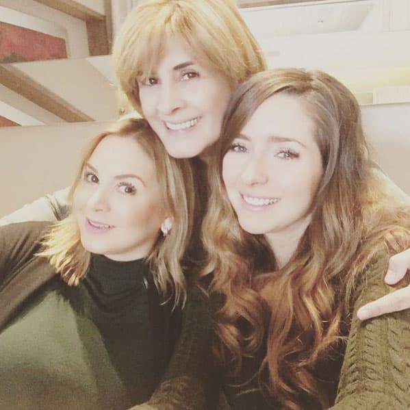 Ariadne fue una de sus amigas con la que compartió esta linda etapa de su vida.