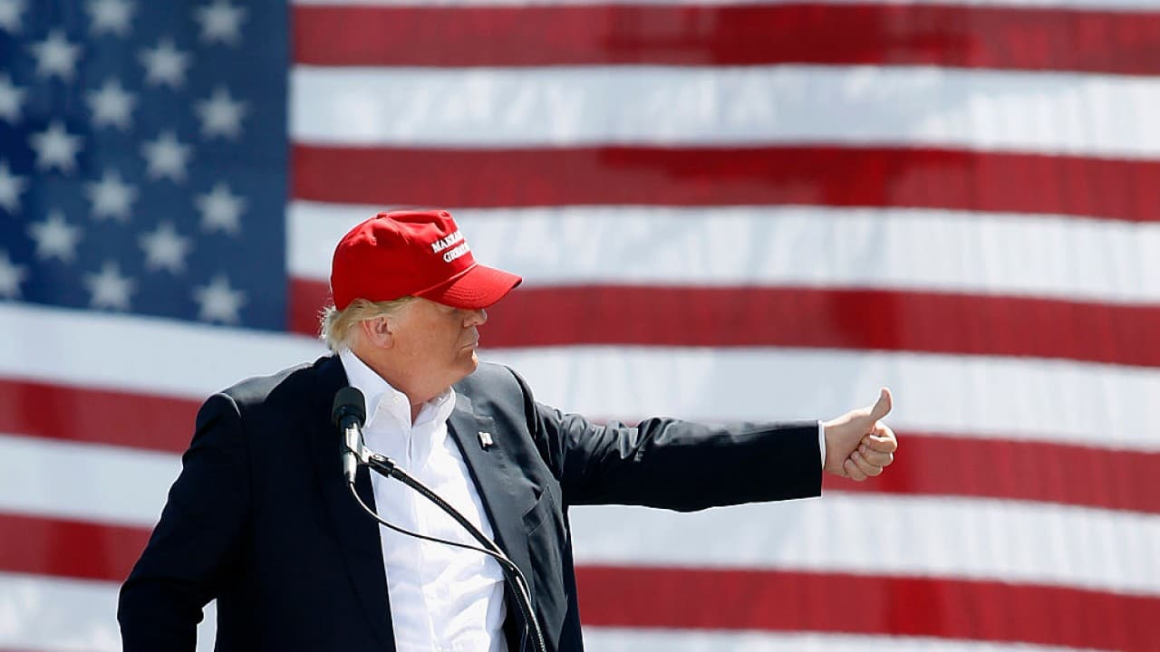 Trump revela cómo 'secuestrará' remesas familiares para forzar a México a pagar por el muro fronterizo