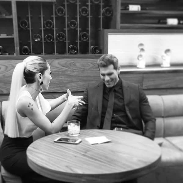 Reynoso dijo que puso a personas a su cargo a seguirla. "Yo no lo vi con mis propios ojos, pero su comportamiento no era el más adecuado. De hecho, había ahí en medio un personaje, un actor peruano si no me equivoco. Yo hablé con Bárbara y le dije que era muy grave lo que me había comunicado mi gente. Confío en la gente que trabaja para mí y regresaron a decirme: 'Jefe, efectivamente no se está portando bien la señora Bárbara. Con eso te digo todo".
<br>