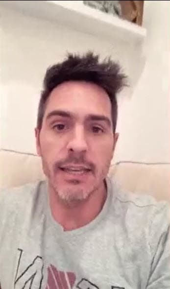 "Ha estado
<b><a href="https://www.univision.com/radio/raul-brindis/mauricio-ochmann-cuenta-como-es-su-relacion-con-aislinn-derbez-luego-de-haberse-separado-video" target="_blank">muy bonito el proceso</a></b> (de la separación), porque no sé, como que de alguna manera en la sociedad estamos acostumbrados a ver que haya gritos, sombrerazos y tal, no estamos acostumbrados a que haya una separación armoniosa, en amor, como en buena onda", aseguró.
<br>